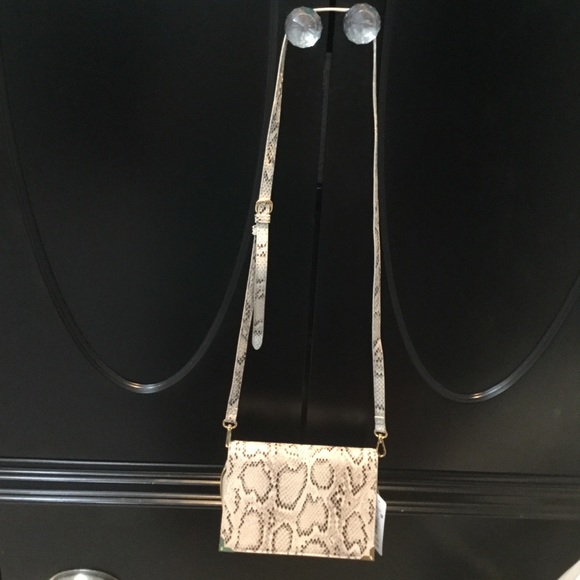 🛑SOLD🛑 Super cute snake skin crossbody! NWT - Picture 6 of 6